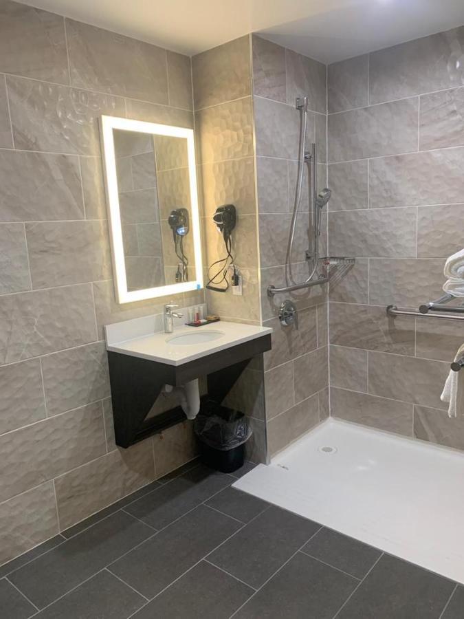 ניו יורק Days Inn By Wyndham Bronx Nyc מראה חיצוני תמונה