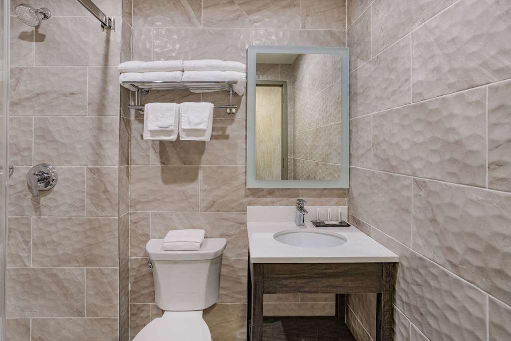 ניו יורק Days Inn By Wyndham Bronx Nyc מראה חיצוני תמונה