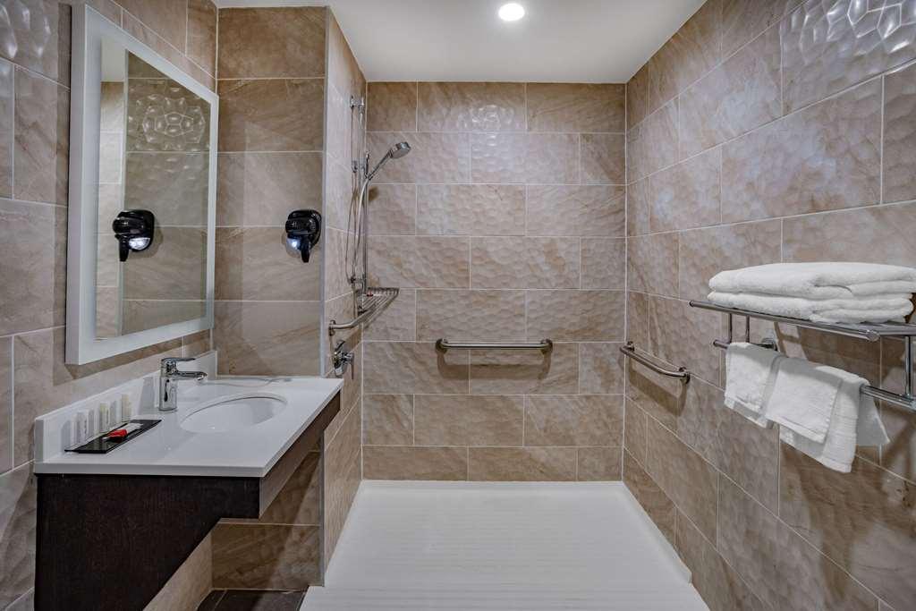 ניו יורק Days Inn By Wyndham Bronx Nyc מראה חיצוני תמונה