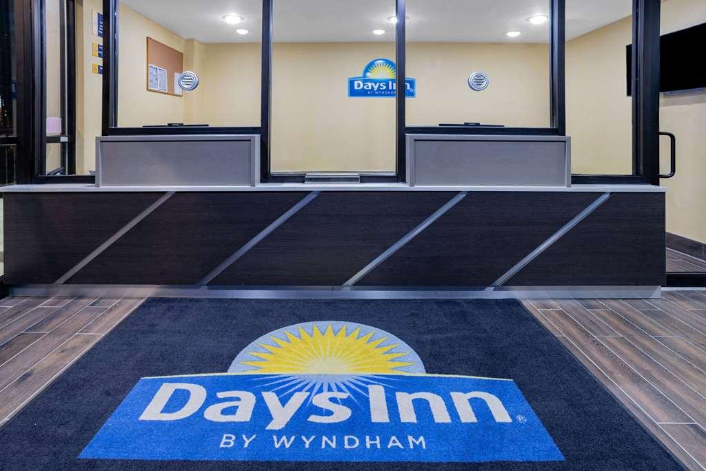 ניו יורק Days Inn By Wyndham Bronx Nyc מראה חיצוני תמונה