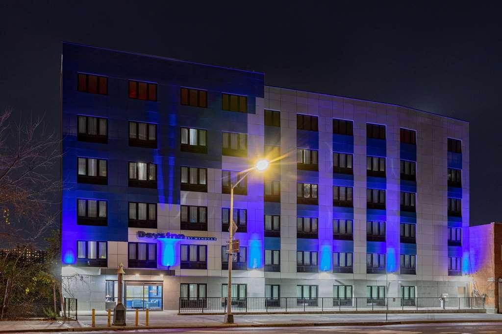 ניו יורק Days Inn By Wyndham Bronx Nyc מראה חיצוני תמונה